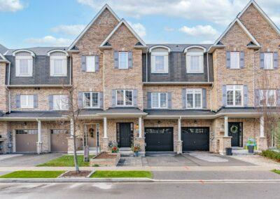 7 Savage Drive, Waterdown