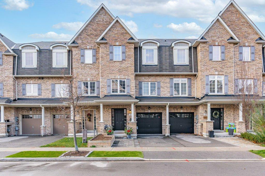 7 Savage Drive, Waterdown